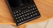 Chcą wypełnić niszę po BlackBerry. Ten smartfon ma fizyczną klawiaturę QWERTY
