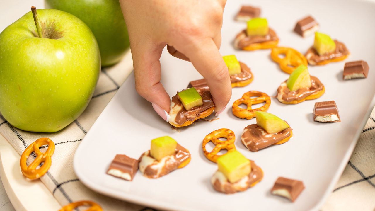 Chocolate-apple pretzels