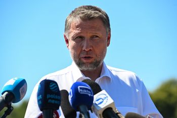 Syreny alarmowe to za mało? Szef MSWiA: ruszy specjalna aplikacja