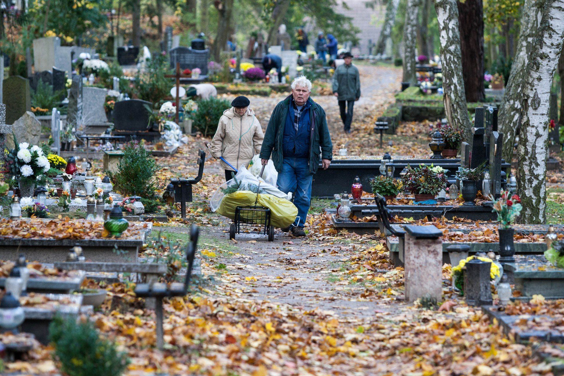 Wosk na płycie nagrobnej - jak go usunąć?