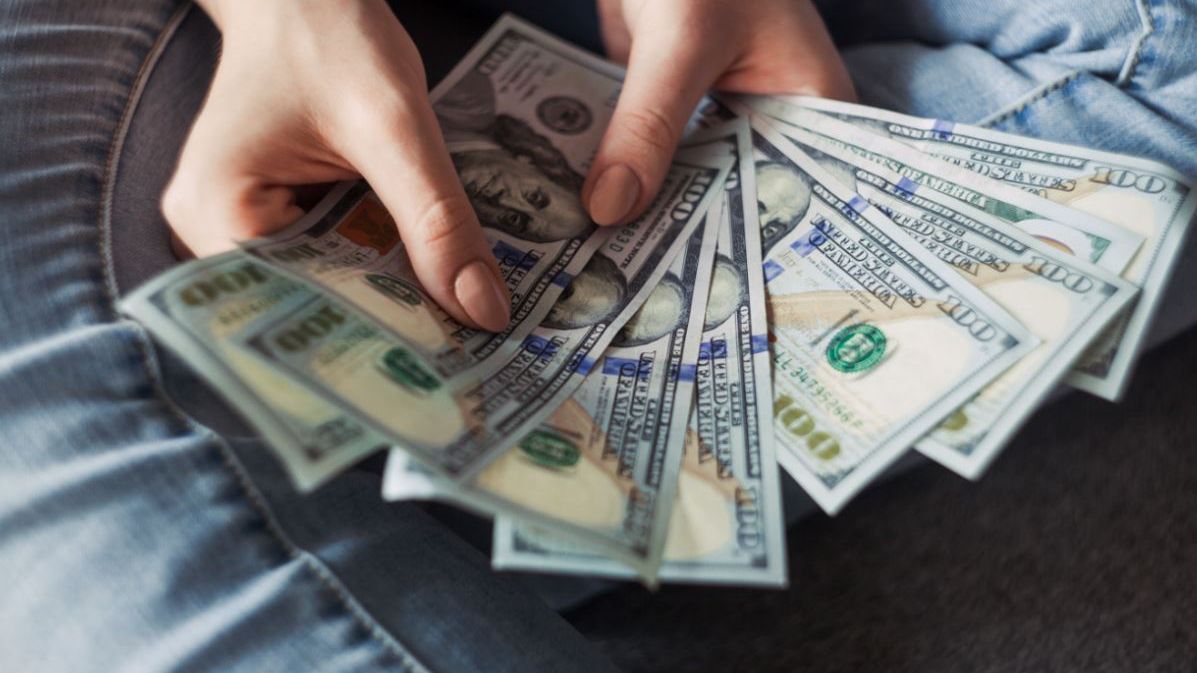 Po ostatnim posiedzeniu FED, dolar osiągnął sześciomiesięczne maksimum w stosunku do koszyka walut