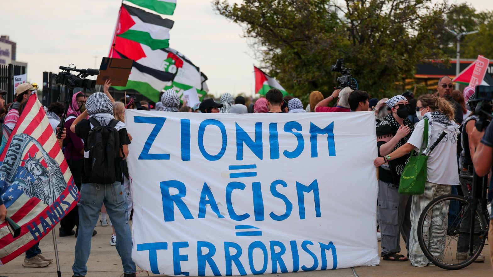 Protest przed koncertem Eda Sheerana