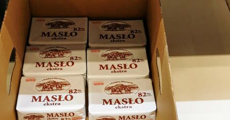 Masło po 0,88 zł. Skąd tak niskie ceny? "Agresywne promocje"