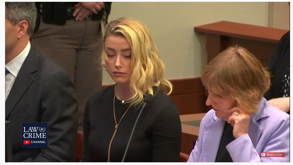 Amber Heard na sali rozpraw