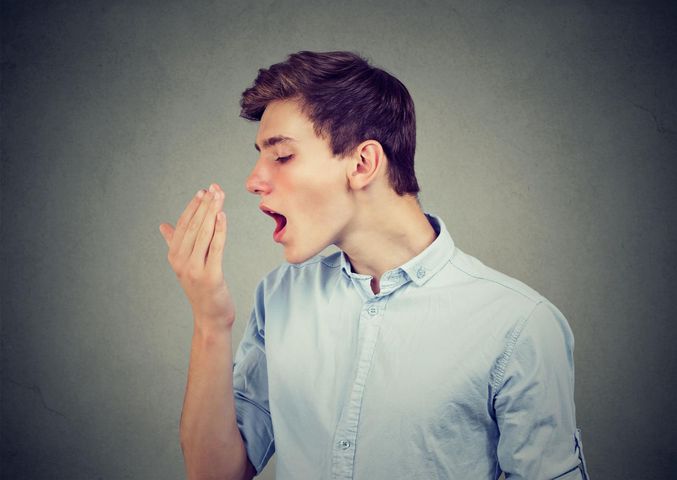 Brzydki zapach z ust może być spowodowany chorobami, które nie są związane z jamą ustną