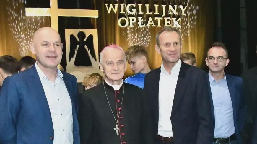 W grudniu tego roku nie odbędzie się Wigilijne Spotkanie Opłatkowe Sportowców i Przyjaciół Sportu w Kielcach. W zeszłym roku uczestniczyli w nim między innymi ksiądz biskup Marian Florczyk i olimpijczycy w kolarstwie - Zbigniew Piątek i Tomasz Brożyna.