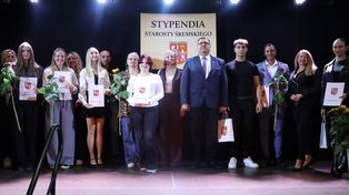 Śrem: Stypendia Starosty rozdane. Trafiły do rąk młodych i utalentowanych ludzi, uczniów szkół średnich