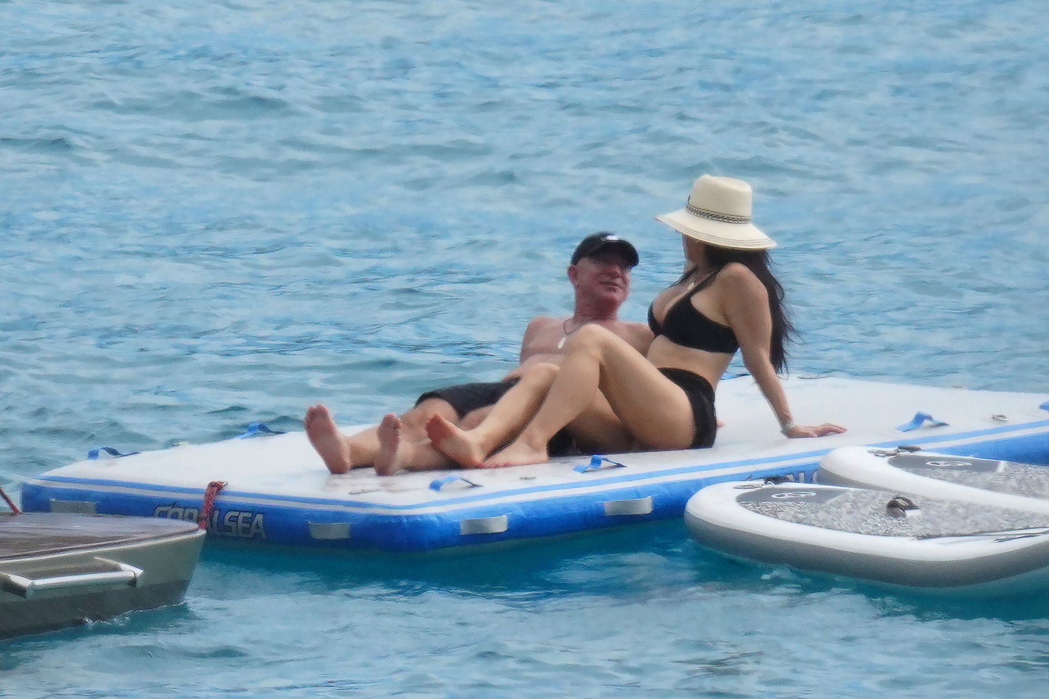 Jeff Bezos wypoczywa na jachcie z ukochaną
