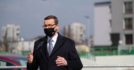 Koronawirus w Polsce. Optymizm premiera Morawieckiego mocno schłodzony