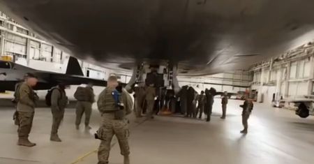 Fake jak prawdziwy. Pokazali "UFO" w tajnej bazie USA
