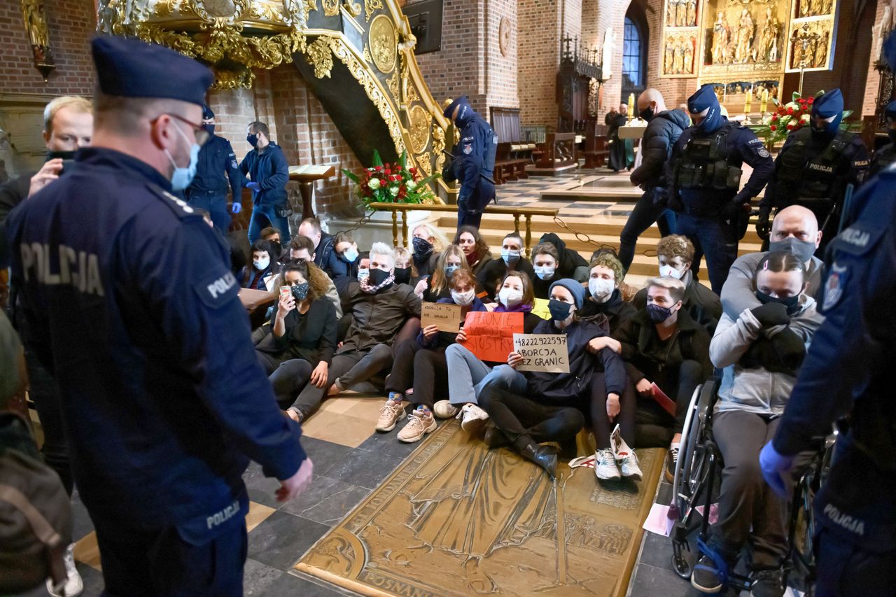 Aborcja. Protesty po wyroku TK. Policja podsumowuje prace