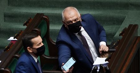 Stan po rekonstrukcji rządu. To dopiero początek wojny Morawieckiego z Sasinem?