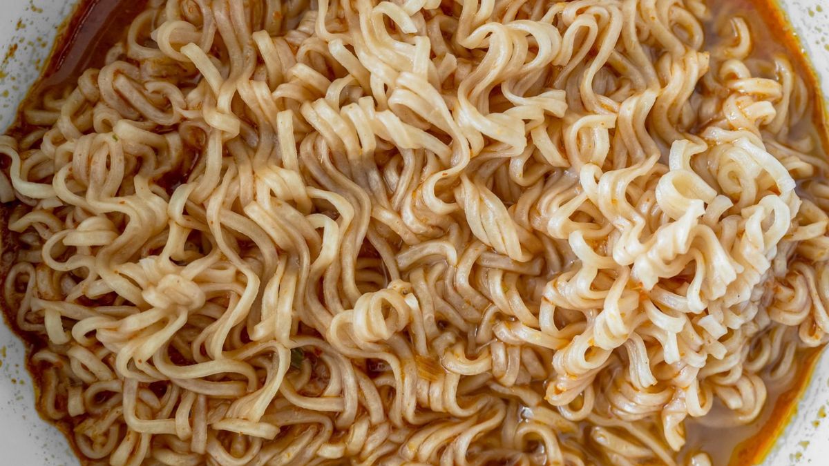 GIS wycofuje zupę instant o smaku kimchi. Wykryto w niej tlenek etylenu