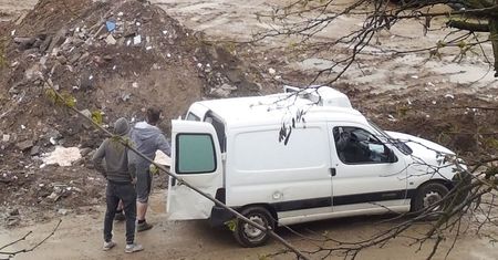 Fotopułapka uchwyciła ich na gorącym uczynku. Wystosowano apel na Facebooku
