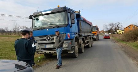Budują obwodnicę Radomia, niszcząc okoliczne drogi