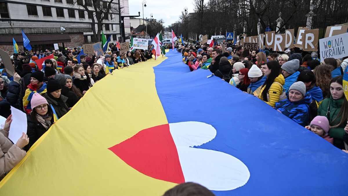 Polacy coraz bardziej sceptyczni wobec wobec