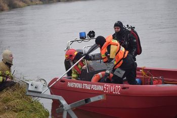 W powiecie świeckim z jeziora wyciągnięto zwłoki mężczyzny