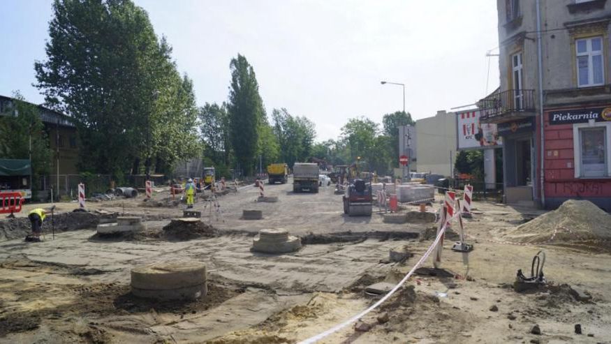 Gliwice. Na ul. Zabrskiej praca wre
