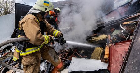 Rosyjski atak na obiekty energetyczne. "Ludzie cudem przeżyli"