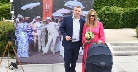 Jacek i Joanna Kurscy ochrzcili córkę. Sakramentu udzielił metropolita częstochowski abp Wacław Depo