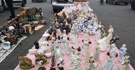 Gratka dla miłośników staroci. Wyprzedaż garażowa na Targu pod Zamkiem