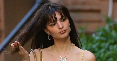 Emily Ratajkowski w obiektywach paparazzi. Włożyła maksymalnie krótką sukienkę