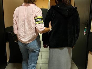 Łódź: Złodziejka podała się za pracownicę NFZ. Po wejściu do mieszkania seniorki ukradła jej emeryturę