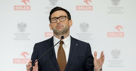 Daniel Obajtek. Bartosz Arłukowicz zadał "kluczowe pytanie" ws. szefa PKN Orlen
