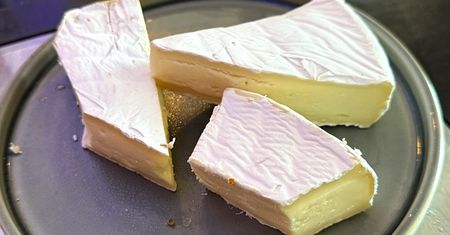 To nie tylko smak i przyjemność. Camembert uruchamia w ciele konkretne procesy
