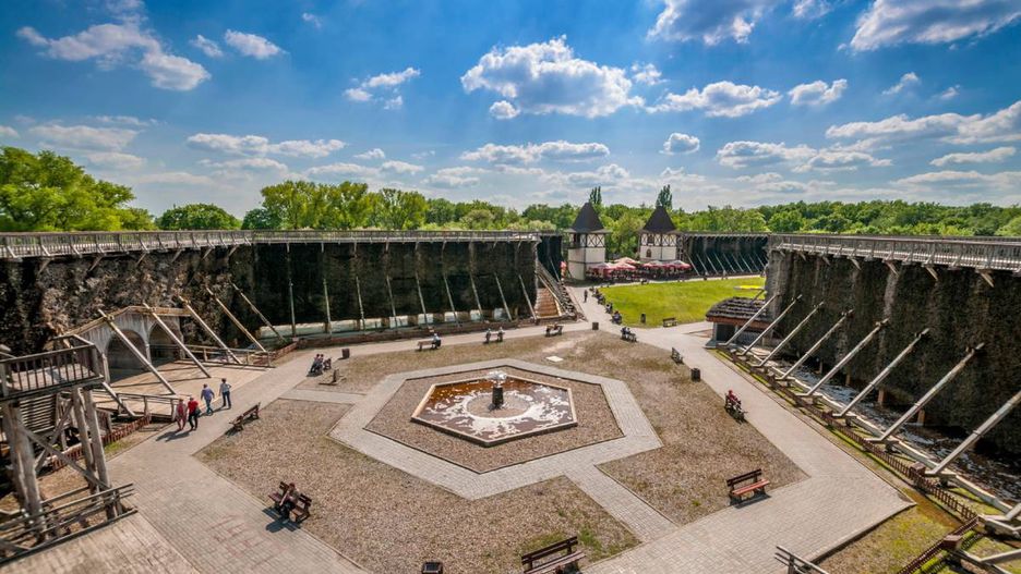 polish, poland, inowroclaw, graduation tower, tourism, place, places, destination, destinations, sightseeing, kuyavian-pomeranian, voivodeship, kuyavian, pomeranian, town, solanki, solankowy park, health resort, summer, brine, park, building, buildings, architecture, entrance, people, tourists, attraction, tourist, beer garden, wood, wooden, tourist attraction, europe, european