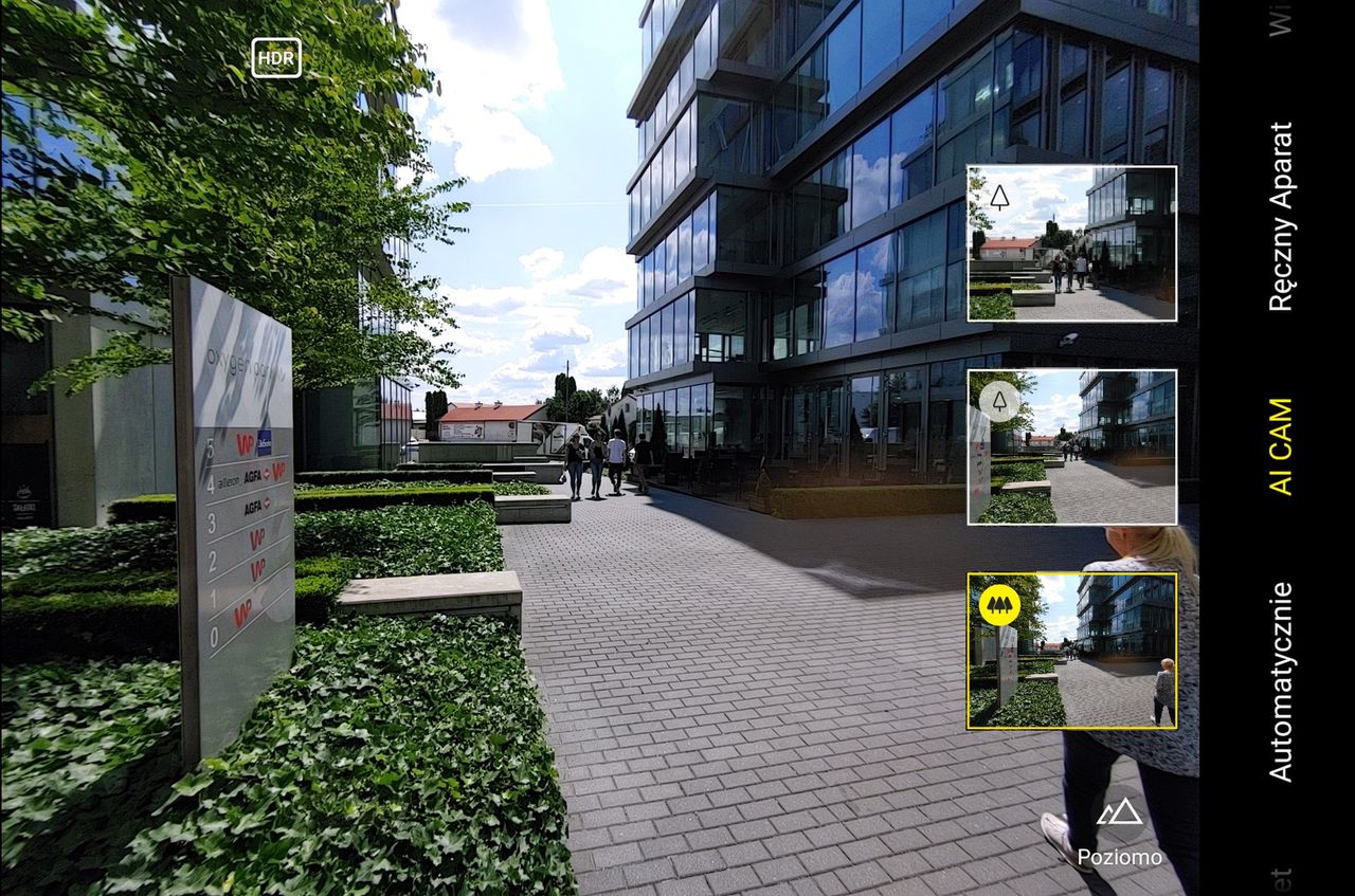 W aplikacji aparatu w LG G8s można jednocześnie zobaczyć podgląd z trzech obiektywów