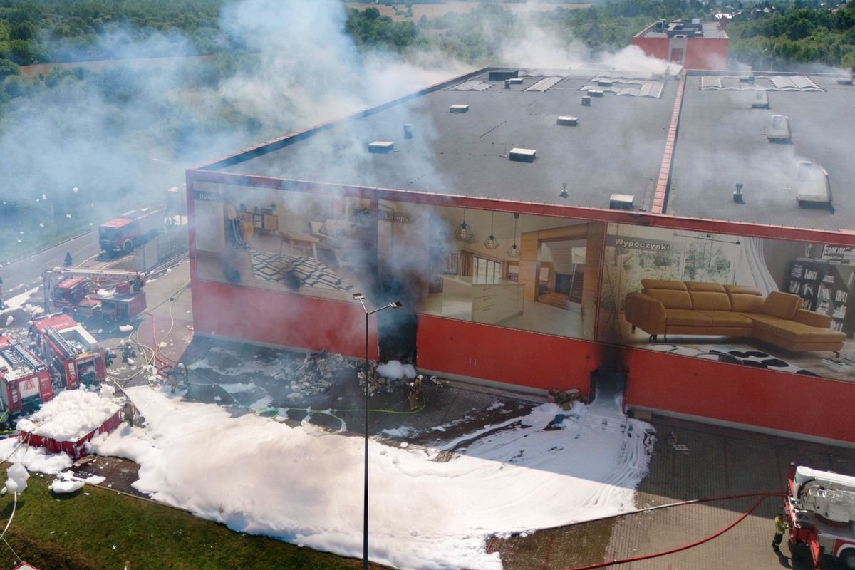 Pożar marketu w Krośnie "zlokalizowany". Prokuratura wszczyna śledztwo