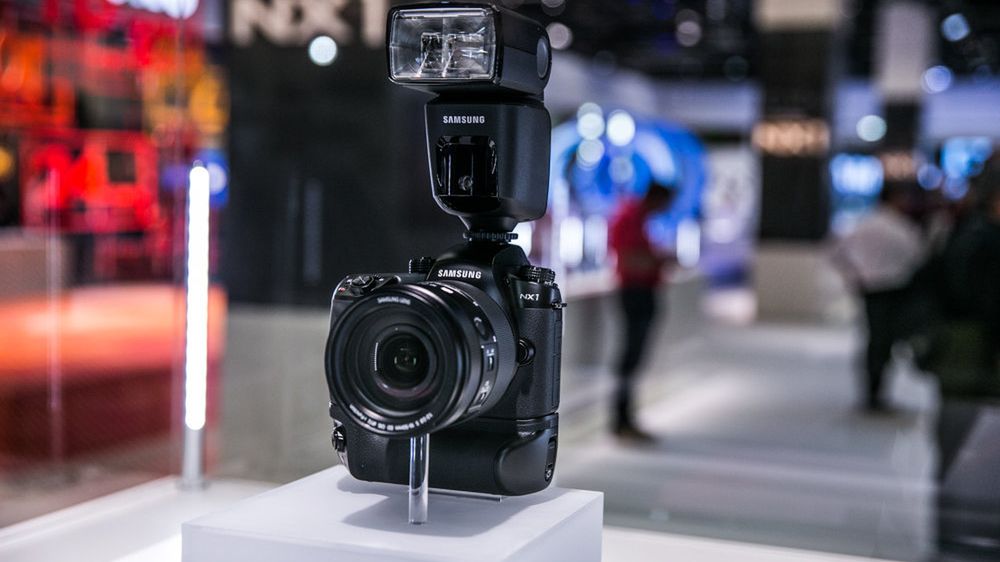 Samsung kończy produkcję systemu NX 1