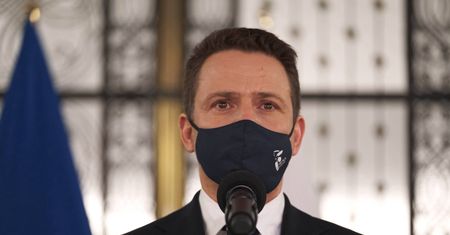 Warszawa. Porozumienie w sprawie budżetu UE. Trzaskowski pokazał grafikę