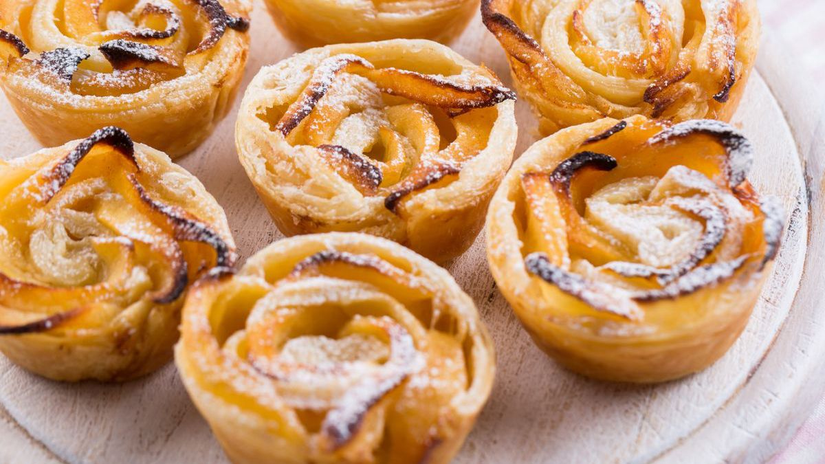 Róże z ciasta francuskiego  - Pyszności