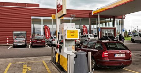 W Belgii rząd wprowadził maksymalne ceny paliw. Efekt? Wielka drożyzna na stacjach