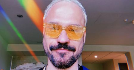 Aktor znany z TVP po latach dokonał coming outu! "Twardo stałem na stanowisku, że jestem hetero"