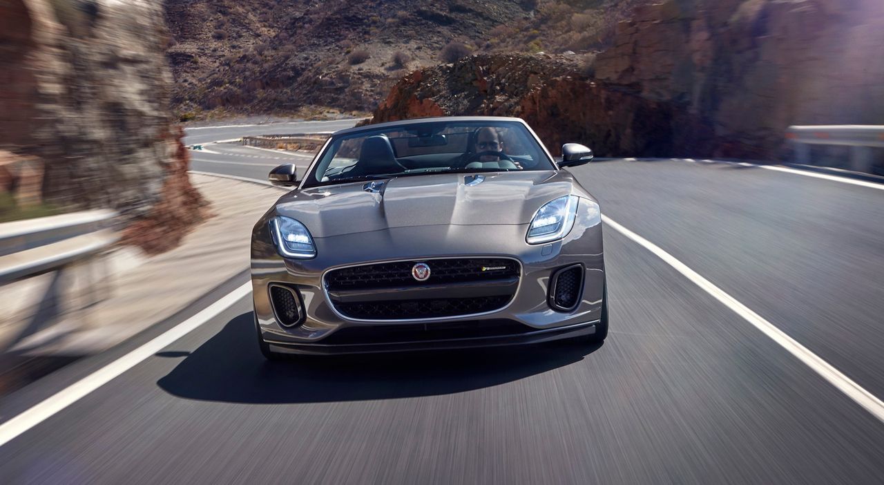 Nowe wersje, bardziej atrakcyjny wygląd i ulepszenia techniczne - Jaguar odświeżył F-Type'a