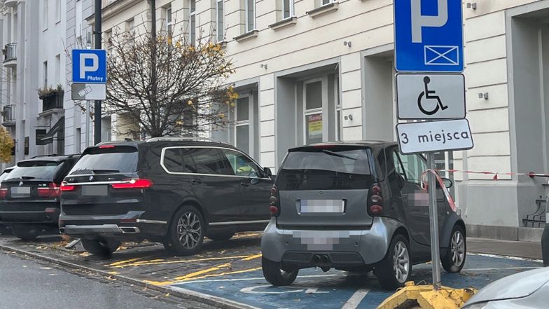 Małgorzata Rozenek łamie przepisy ruchu drogowego