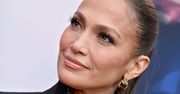 54-letnia Jennifer Lopez pokazała twarz "bez makijażu". Internauci węszą kłamstwo: "Dziewczyno, PRZESTAŃ" (ZDJĘCIA)