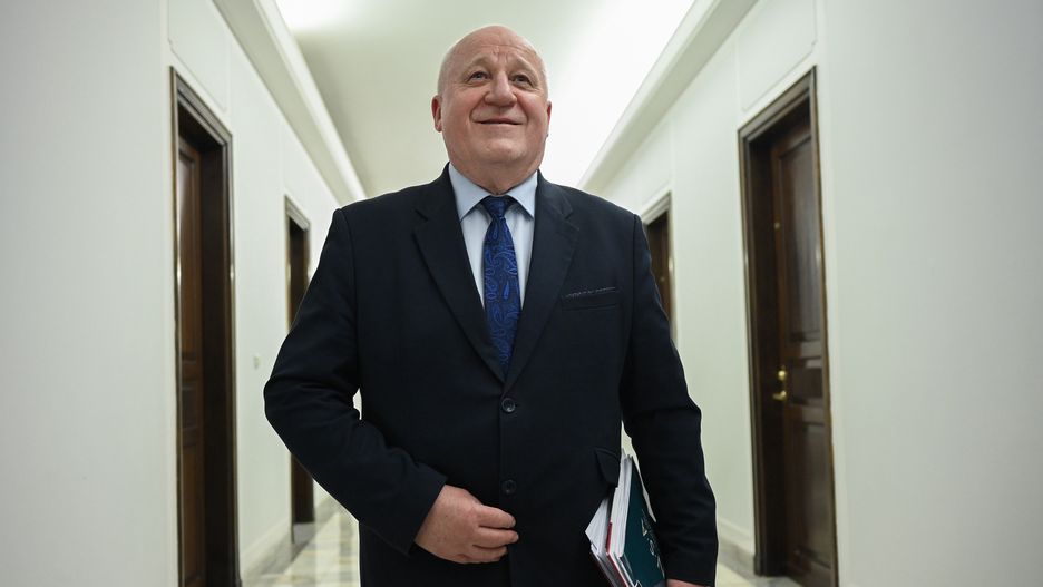 Warszawa, 08.01.2025. Przewodniczący PKW, sędzia Sylwester Marciniak po spotkaniu z marszałekiem Sejmu Szymonem Hołownią w Warszawie, 8 bm. Marszałek Hołownia ogłosił, że wybory prezydenckie odbędą się 18 maja. (aldg) PAP/Marcin Obara***Do tego materiału zdjęciowego dostępna jest również depesza w systemie CSI, pt.: Marszałek Sejmu: wybory prezydenckie odbędą się 18 maja (krótka)***