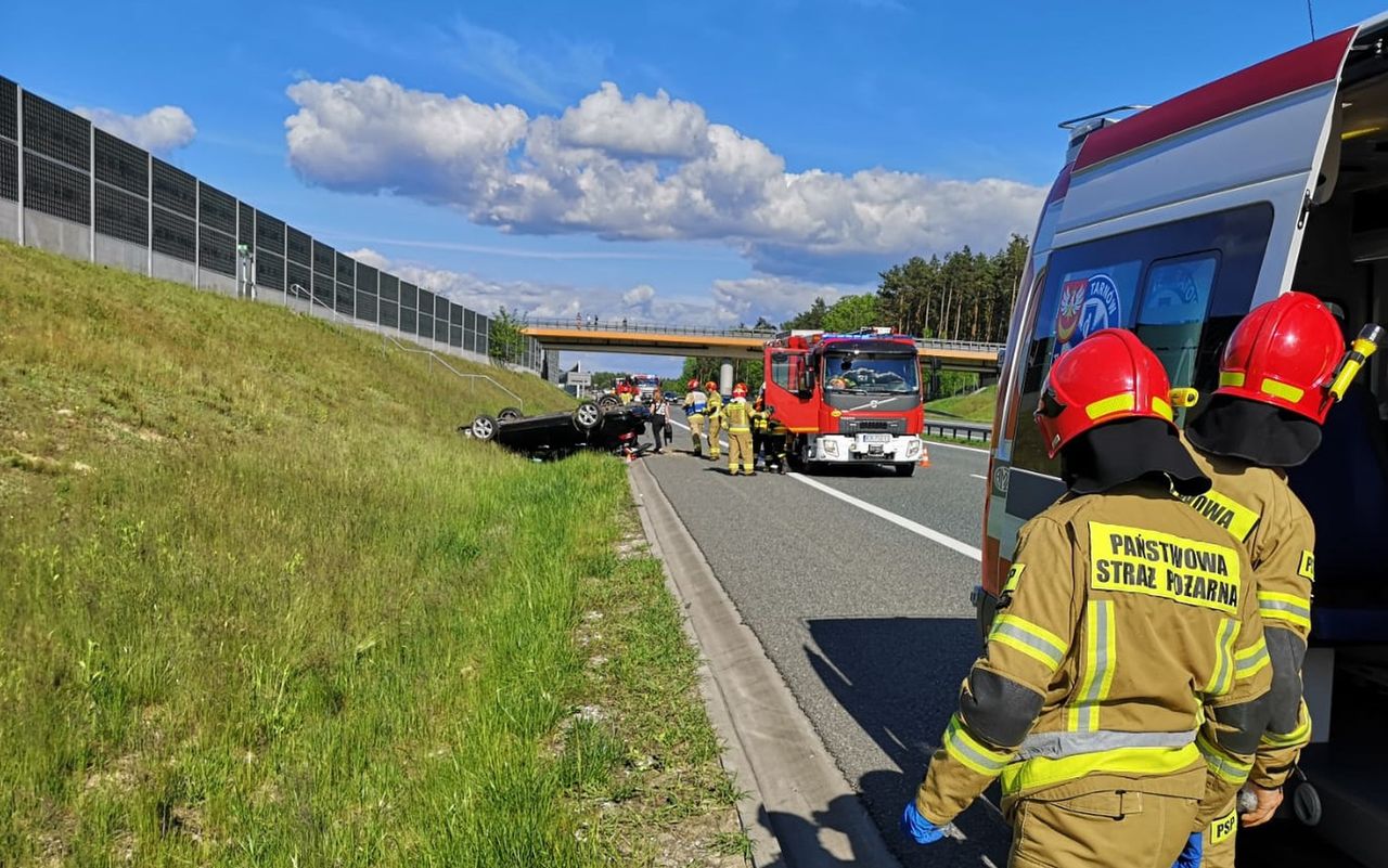 Kolizja na A4. Kierowca zasnął za kierownicą