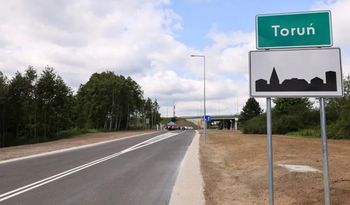 Nowa droga z Lubicza do Torunia zamknięta. Problemem aktywne osuwisko