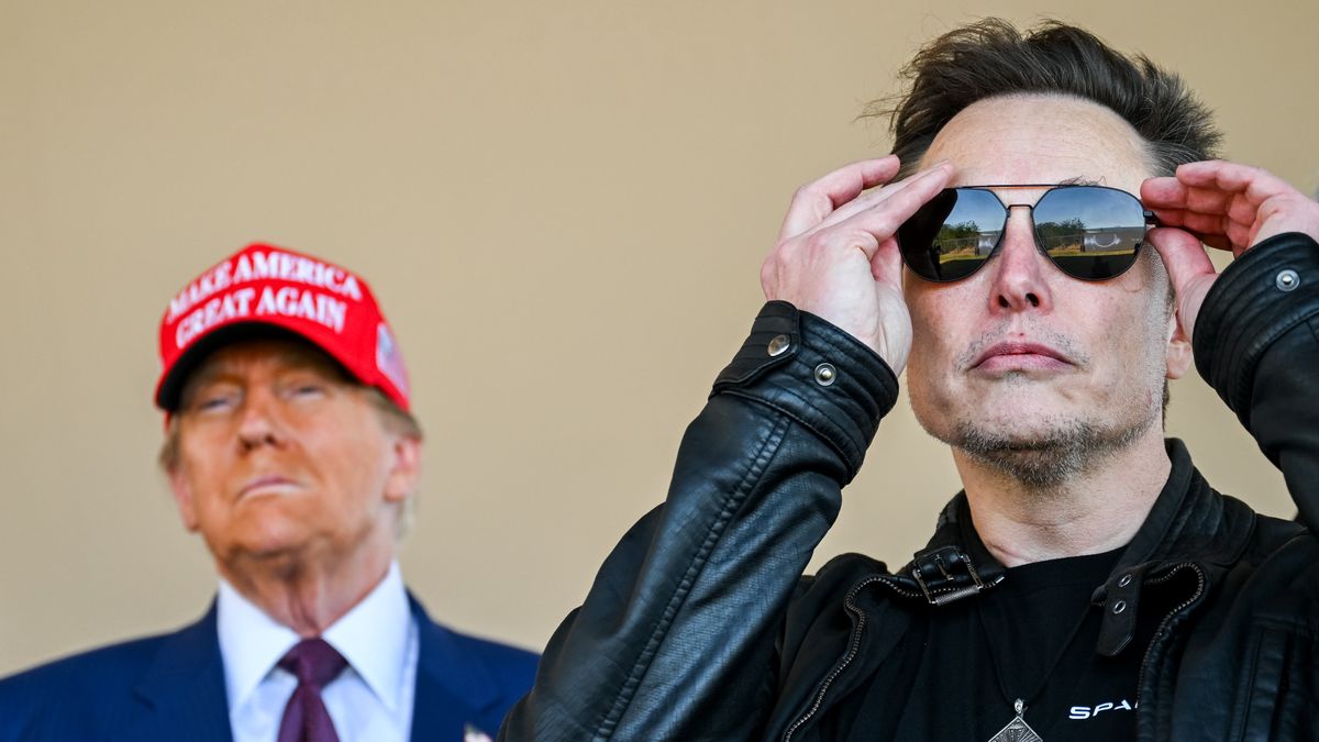 BROWNSVILLE, TEXAS - NOVEMBER 19: U.S. President-elect Donald Trump and Elon Musk watch the launch of the sixth test flight of the SpaceX Starship rocket on November 19, 2024 in Brownsville, Texas. SpaceX’s billionaire owner, Elon Musk, a Trump confidante, has been tapped to lead the new Department of Government Efficiency alongside former presidential candidate Vivek Ramaswamy. (Photo by Brandon Bell/Getty Images)