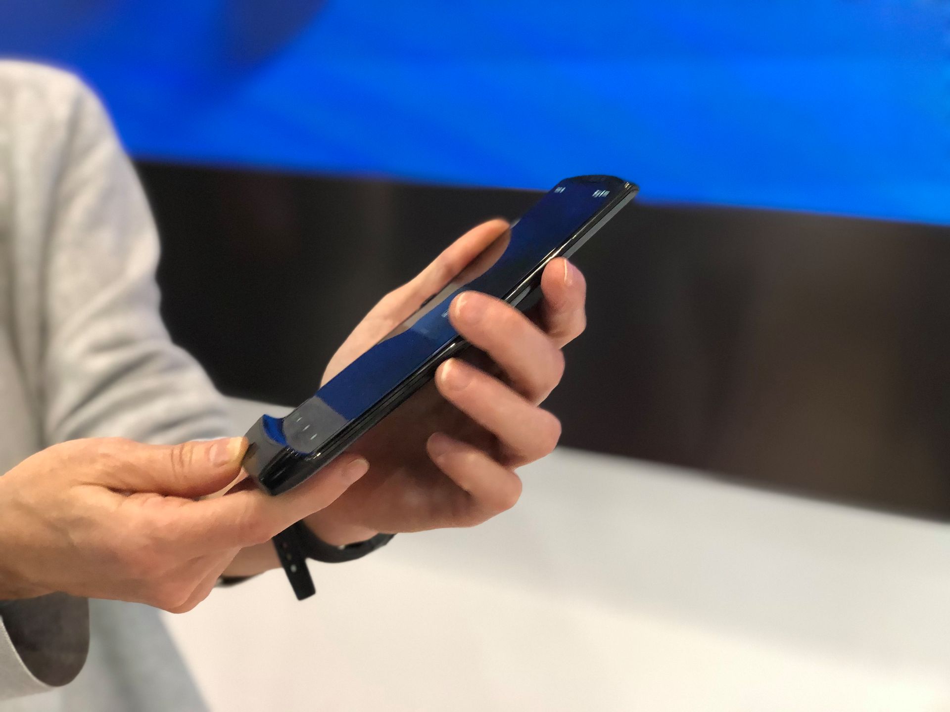 Motorola razr oficjalnie. Widzieliśmy nową klapkę ze składanym ekranem 8