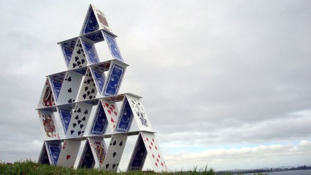 Domek z kart, którego nie zdmuchnie byle wiatr 1