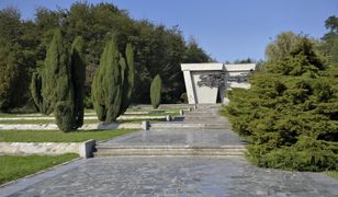 Wandalizm w Łambinowicach. Zdewastowali jeniecki cmentarz