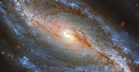 Niezwykła galaktyka NGC 613. Nowe zdjęcia z teleskopu Hubble'a