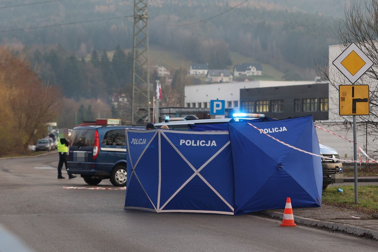 Myślenice: Wszedł do firmy z nożem. Padły strzały, agresor nie żyje