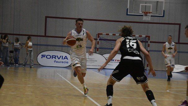 Górnik KALTECH Wałbrzych rozegrał pierwszy domowy mecz w tym sezonie. Pokonał drużynę z Legnicy